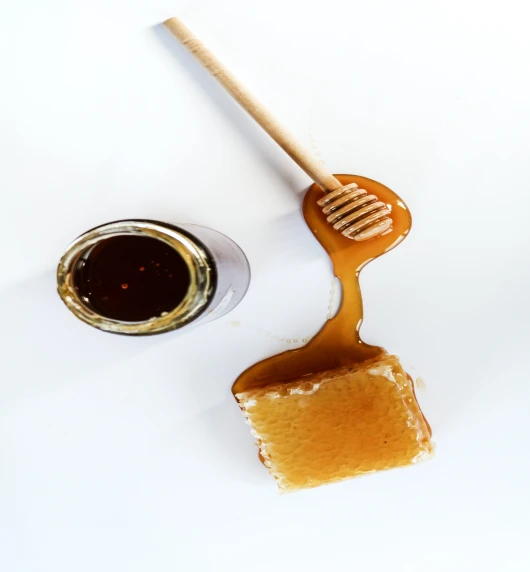 Saznajte koliko su zdravi: med, orasi, sirće, bijeli luk liječe sve!