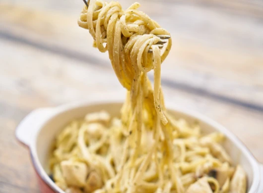 Recept za tjesteninu sa vrhnjem limunom i bijelim lukom