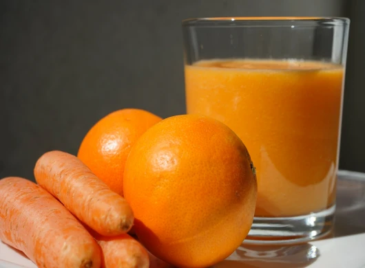 Recept za sok sa mrkvom narančom limunom i medom