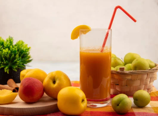 Prirodni sok sa jabukom, kruškom i mrkvom