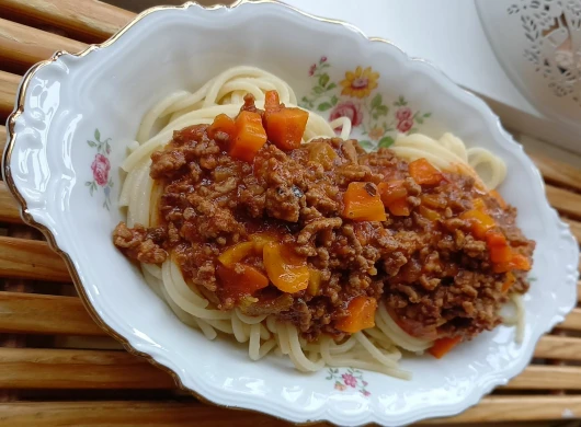 Špagete bolonjez (bolognese)